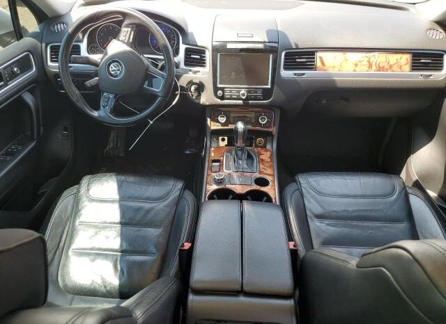 
								2012 Volkswagen Touareg full									