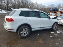 
										2013 Volkswagen Touareg full									