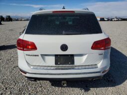 
										2015 Volkswagen Touareg full									
