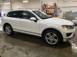 
										2016 Volkswagen Touareg full									