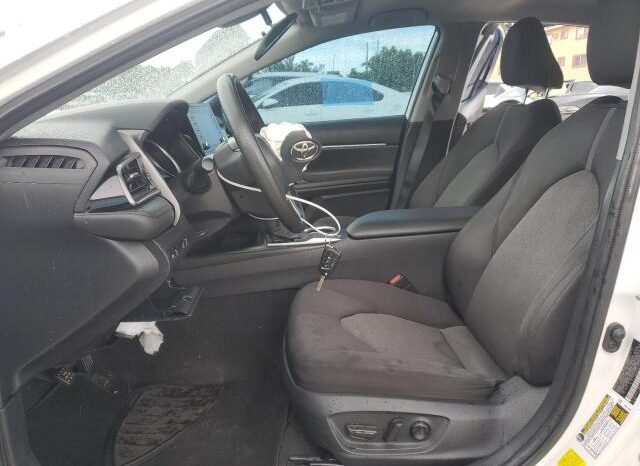 
								2021 Toyota Camry le full									