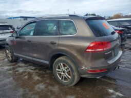 
										2014 Volkswagen Touareg full									