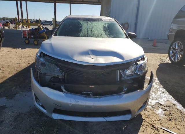 
								2012 Toyota Camry base full									