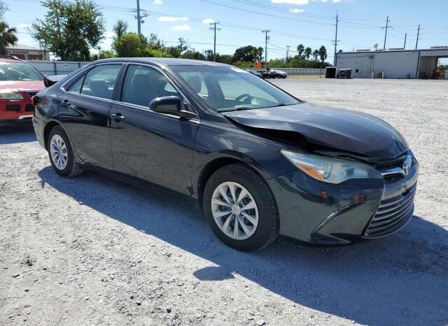
								2017 Toyota Camry le full									