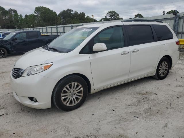2017 Toyota Sienna xle