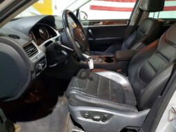 
										2014 Volkswagen Touareg full									