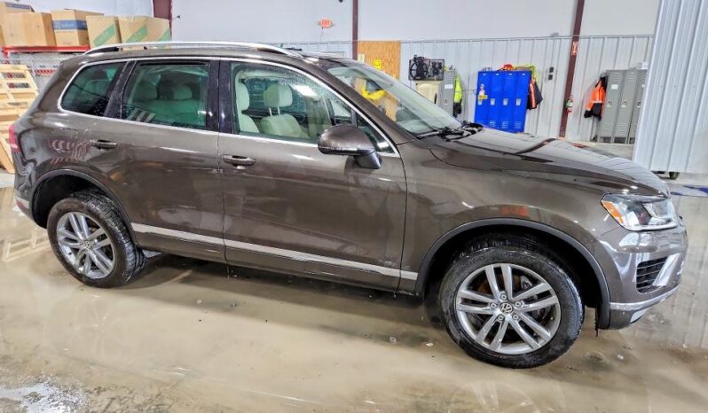 
								2015 Volkswagen Touareg full									