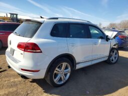 
										2014 Volkswagen Touareg full									