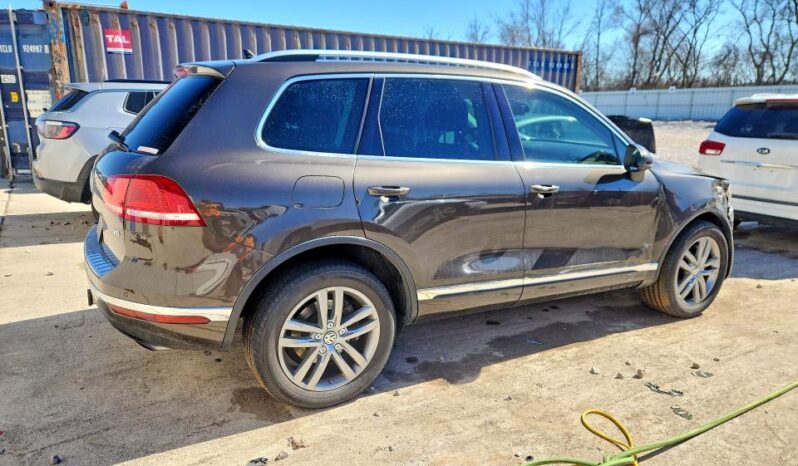 
								2016 Volkswagen Touareg full									