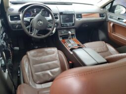 
										2013 Volkswagen Touareg full									