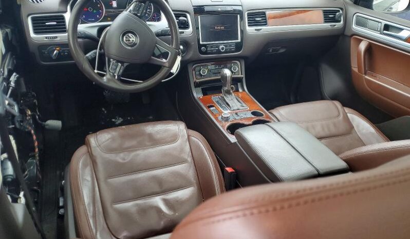 
								2013 Volkswagen Touareg full									