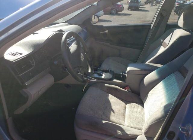 
								2012 Toyota Camry base full									