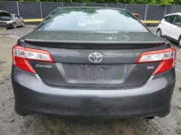 
										2014 Toyota Camry full									