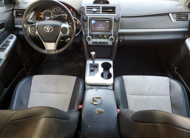 
								2012 Toyota Camry base full									