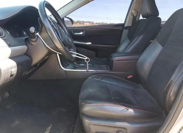 
								2016 Toyota Camry le full									