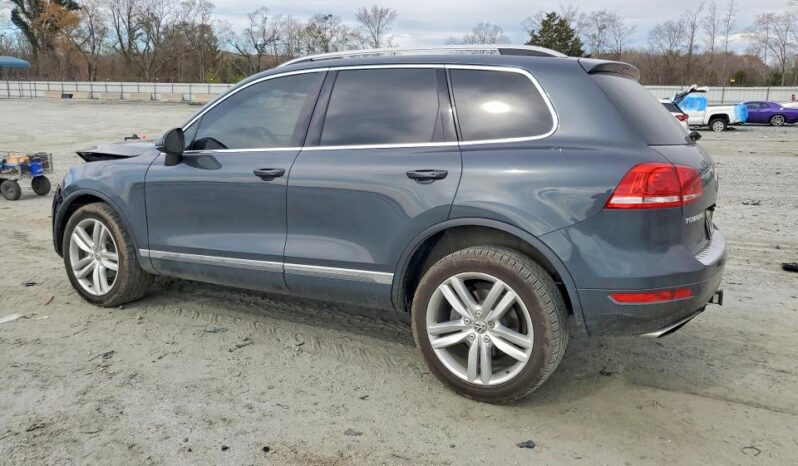 
								2012 Volkswagen Touareg full									