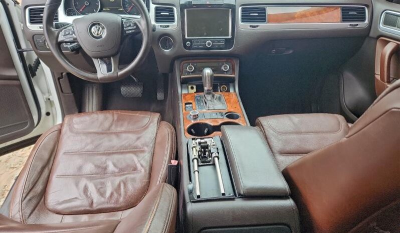 
								2012 Volkswagen Touareg full									