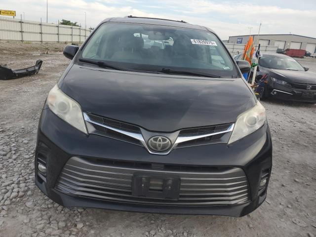 2019 Toyota Sienna xle
