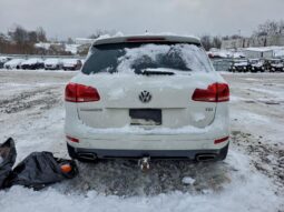 
										2014 Volkswagen Touareg full									