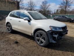 
										2017 Volkswagen Touareg full									