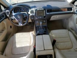 
										2014 Volkswagen Touareg full									