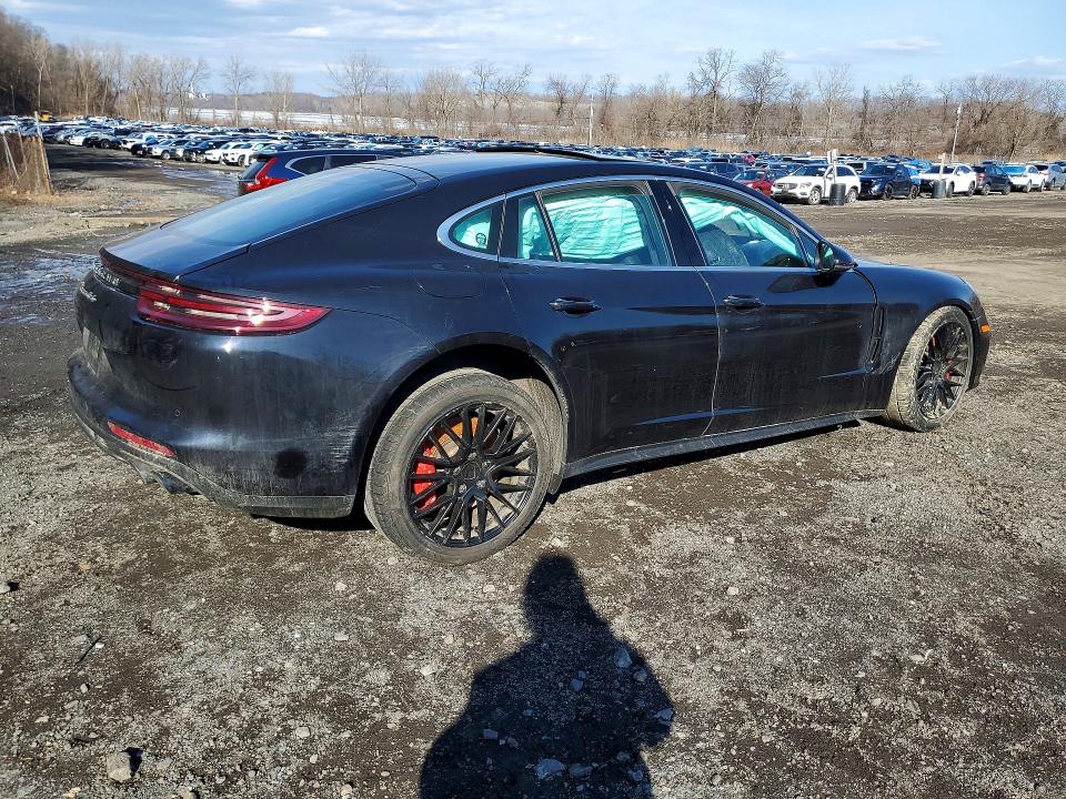 2018 Porsche Panamera