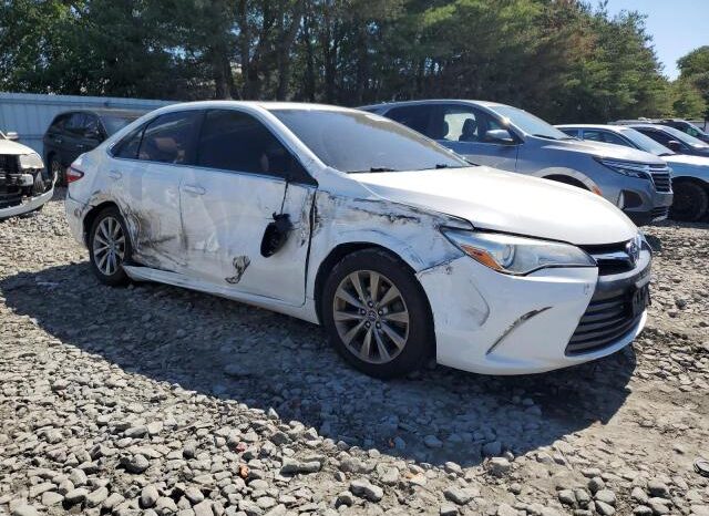 
								2015 Toyota Camry le full									