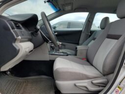 
										2012 Toyota Camry base full									