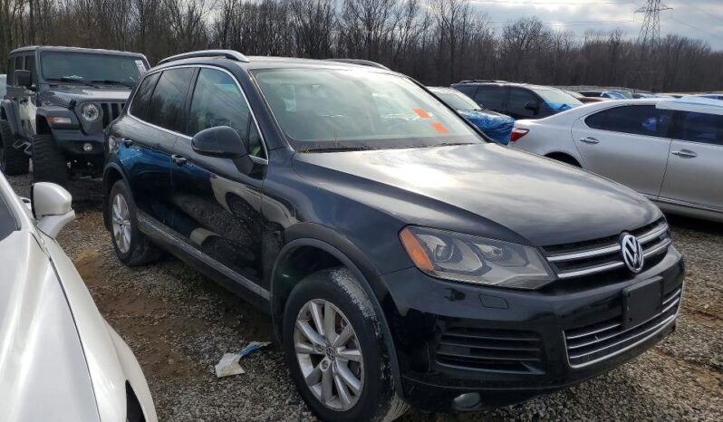 
								2011 Volkswagen Touareg full									