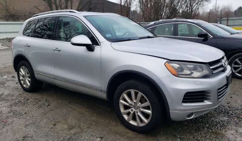 
								2014 Volkswagen Touareg full									