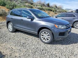 
										2014 Volkswagen Touareg full									