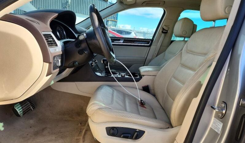 
								2013 Volkswagen Touareg full									