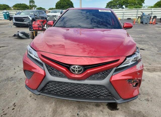 
								2020 Toyota Camry se full									