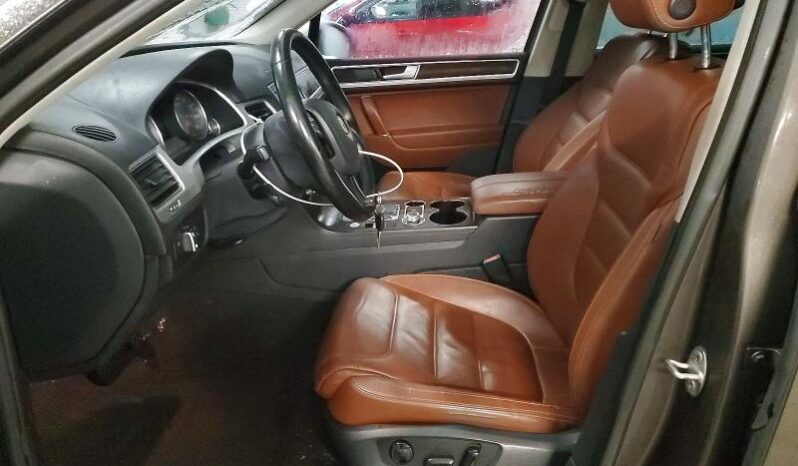
								2015 Volkswagen Touareg full									