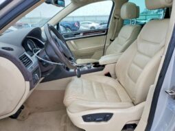 
										2013 Volkswagen Touareg full									