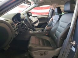 
										2013 Volkswagen Touareg full									
