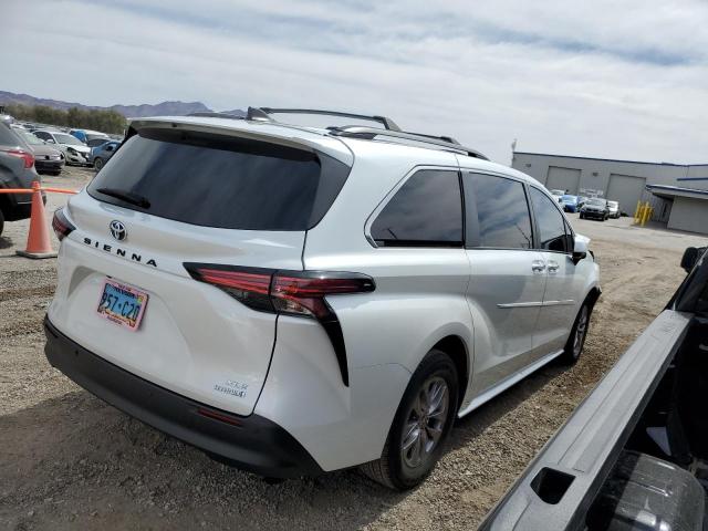 2022 Toyota Sienna xle
