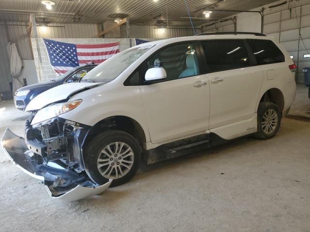 2013 Toyota Sienna xle