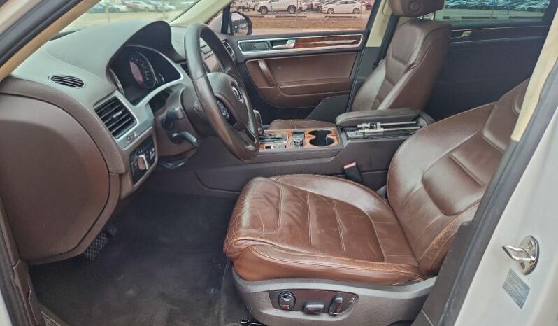 
								2012 Volkswagen Touareg full									