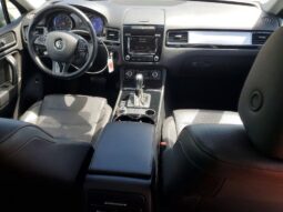 
										2014 Volkswagen Touareg full									