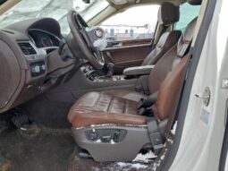 
										2014 Volkswagen Touareg full									