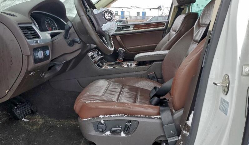 
								2014 Volkswagen Touareg full									