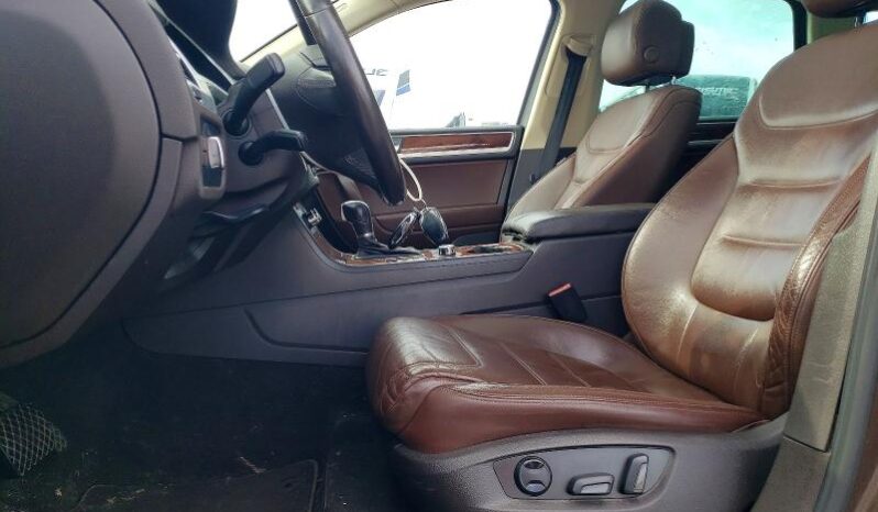 
								2012 Volkswagen Touareg full									