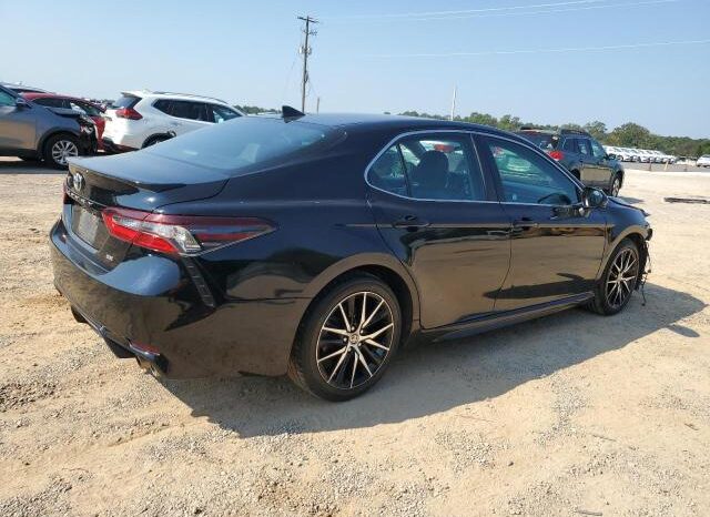 
								2021 Toyota Camry se full									