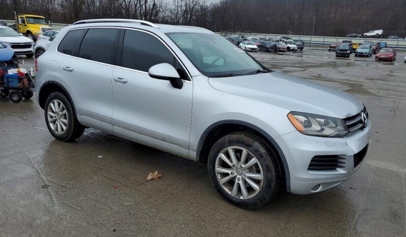
								2014 Volkswagen Touareg full									
