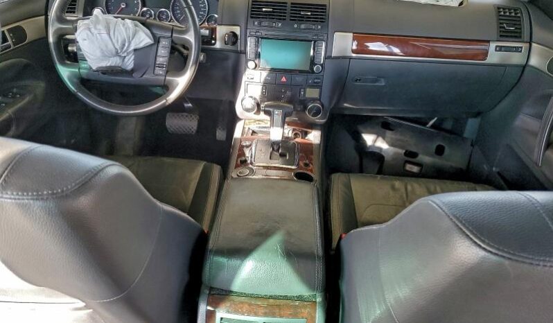 
								2009 Volkswagen Touareg full									