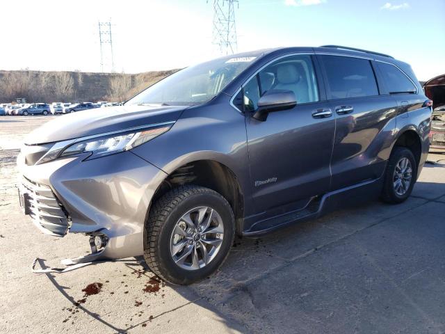 2022 Toyota Sienna xle