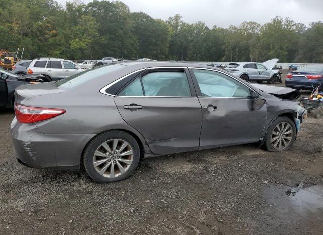 
								2016 Toyota Camry le full									
