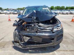 
										2014 Volkswagen Touareg full									