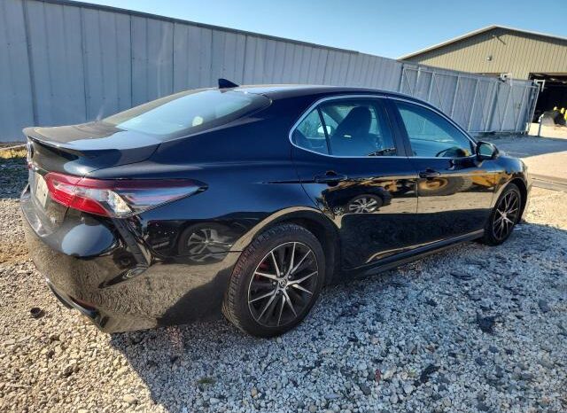 
								2021 Toyota Camry se full									